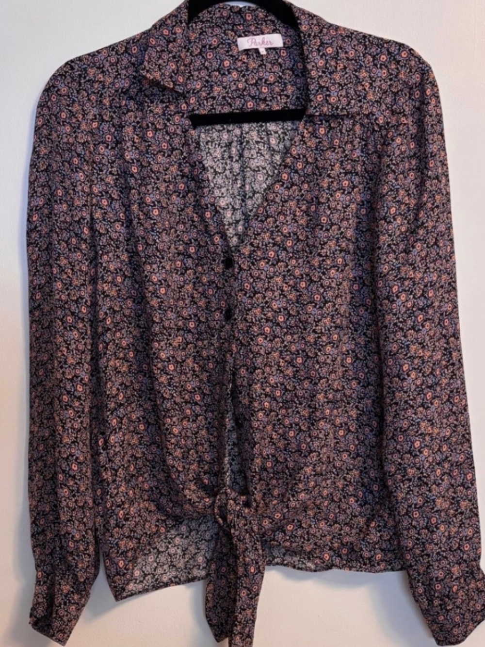 Parker Women’s Long Sleeves Button Down Blouse Sz Medium